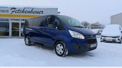 Blau Gebraucht 2017 Ford Tourneo Van / Kleinbus | 27.590 € (Guter Preis)