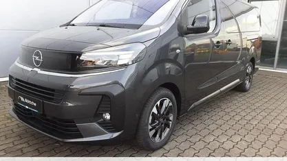 Lackierung titangrau/typ ausse Gebraucht 2024 Opel Zafira Edition Van / Kleinbus | 35.480 € (Fairer Preis)