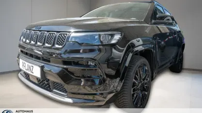 Gebraucht Jeep Compass 131 PS (96 kW) 2024 Schwarz SUV