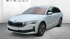 Gebraucht 2024 Skoda Octavia Selection Kombi | 37.899 € (Fairer Preis)
