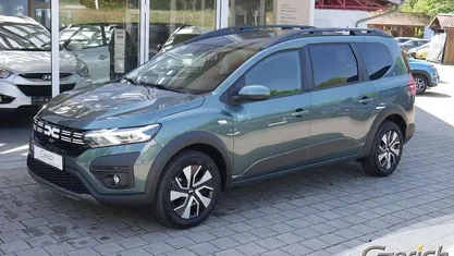 Neu Dacia Jogger Expression 110 PS (80 kW) 2025 Grün Van / Kleinbus