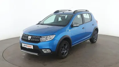 Blau Gebraucht 2017 Dacia Sandero Celebration Limousine | 9.450 € (Fairer Preis)