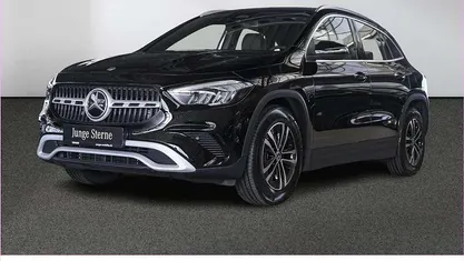 Gebraucht Mercedes GLA200 163 PS (119 kW) 2024 Unilack nachtschwarz SUV