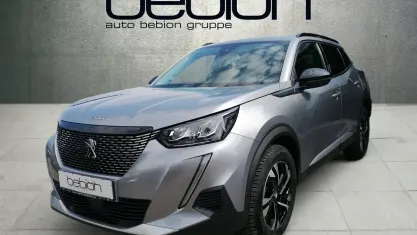 Gebraucht Peugeot 2008 Allure 131 PS (96 kW) 2022 Silber SUV