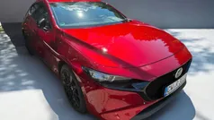 Soul red met Gebraucht 2024 Mazda 3 Homura-Line Limousine | 25.900 € (Superpreis)