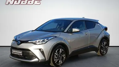 Gebraucht Toyota C-HR Team 122 PS (89 kW) 2023 Shimmering silver metallic/sch SUV