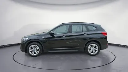 Używany BMW X1 Advantage 125 KM (91 kW) 2022 Czarny SUV