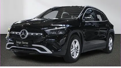 Gebraucht Mercedes GLA200 163 PS (119 kW) 2024 Unilack nachtschwarz SUV