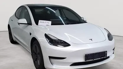 Gebraucht Tesla Model 3 RWD 239 kW (325 PS) 2022 Pearl white multicoat Limousine