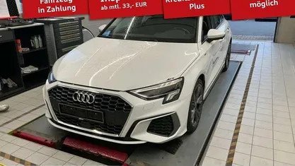 Gletscherweiß metallic Gebraucht 2023 Audi A3 S-Line Limousine | 21.498 € (Superpreis)