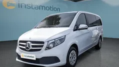 Weiß Gebraucht 2022 Mercedes V220 Van / Kleinbus | 45.849 € (Fairer Preis)