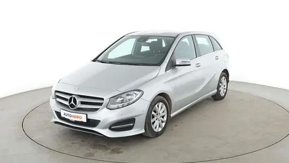 Grau Gebraucht 2016 Mercedes B180 Style Van / Kleinbus | 14.390 € (Fairer Preis)