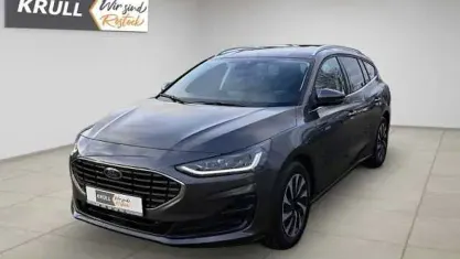 Gebraucht Ford Focus Titanium 125 PS (91 kW) 2025 Grau Kombi