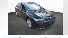 Grenadillschwarz metallic Gebraucht 2024 VW Golf VIII Life Kombi | 28.790 € (Fairer Preis)