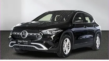 Gebraucht Mercedes GLA200 163 PS (119 kW) 2024 Unilack nachtschwarz SUV