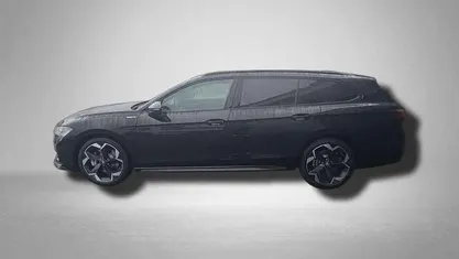 Gebraucht 2025 Skoda Superb SportLine Kombi | 51.741 € (Fairer Preis)