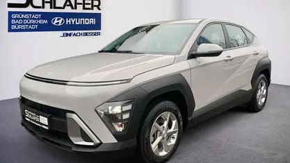 Grau Gebraucht 2024 Hyundai Kona Select SUV | 25.980 € (Fairer Preis)