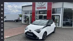 Schneeweiß Gebraucht 2021 Toyota Aygo Kleinwagen | 11.500 € (Fairer Preis)