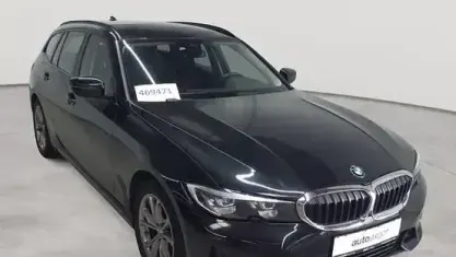Gebraucht BMW 320 Sport Line 190 PS (139 kW) 2021 Saphirschwarz metallic Kombi