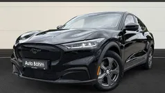 Schwarz(metallic) Gebraucht 2021 Ford Mustang Mach-E Basis SUV | 29.830 € (Fairer Preis)