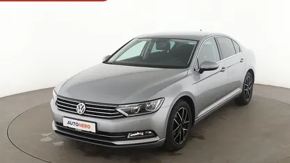 Grau Gebraucht 2017 VW Passat Comfortline Limousine | 18.170 € (Fairer Preis)