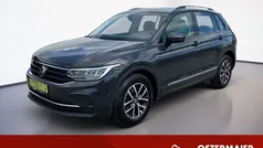 Uranograu Gebraucht 2022 VW Tiguan Life SUV | 27.970 € (Fairer Preis)