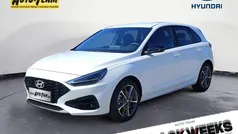 Weiß Gebraucht 2024 Hyundai i30 Advantage Limousine | 21.900 € (Fairer Preis)