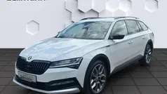 Weiss Gebraucht 2024 Skoda Superb Kombi | 43.522 € (Fairer Preis)