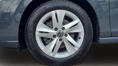 Grau Gebraucht 2024 VW Golf VIII Life Limousine | 23.990 € (Fairer Preis)