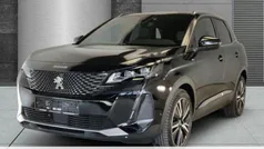 Lackierung schwarz perla nera/me (metallic) Gebraucht 2023 Peugeot 3008 GT SUV | 28.950 € (Fairer Preis)