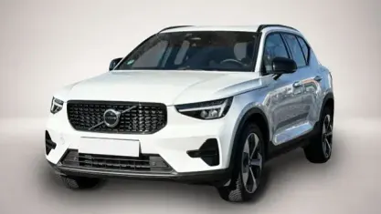 Gebraucht Volvo XC40 Plus 163 PS (119 kW) 2023 Weiß SUV