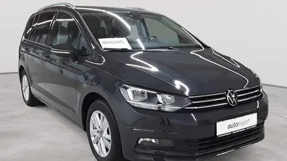 Gebraucht VW Touran Comfortline 150 PS (110 kW) 2022 Uranograu Van / Kleinbus
