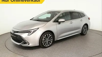 Usado Toyota Corolla 196 HP (144 kW) 2025 Prateado Sedan