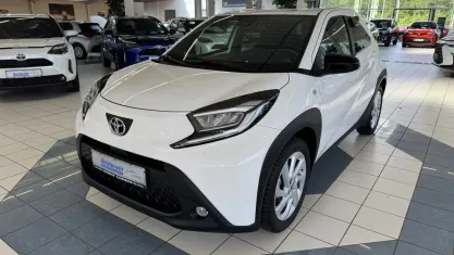 Gebraucht Toyota Aygo X 72 PS (52 kW) 2024 Weiss SUV