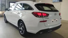 Serenity white / mic Gebraucht 2024 Hyundai i30 Advantage | 24.860 € (Fairer Preis)