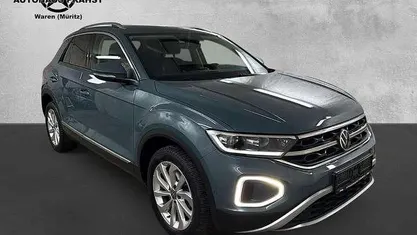 Gebraucht VW T-Roc IQ Drive 150 PS (110 kW) 2022 Blau SUV