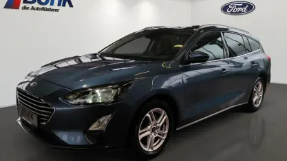 Gebraucht Ford Focus Cool & Connect 125 PS (91 kW) 2019 Chromablau metallic