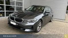 Grau Gebraucht 2022 BMW 320 Sport Line Kombi | 30.490 € (Fairer Preis)