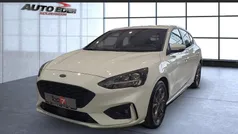 Weiß Gebraucht 2021 Ford Focus ST-Line X Limousine | 16.880 € (Fairer Preis)