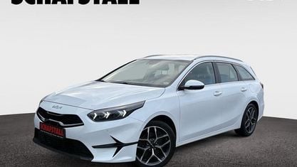 Gebraucht Kia Ceed Sportswagon Spirit 160 PS (117 kW) 2022 Weiß Kombi