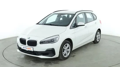 Weiß Gebraucht 2018 BMW 218 Active Tourer Advantage Van / Kleinbus | 14.320 € (Fairer Preis)