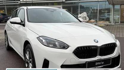 Weiß Neu 2025 BMW 120 Efficient Dynamics Kleinwagen | 35.850 € (Fairer Preis)