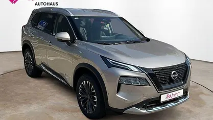 Neu Nissan X-Trail Tekna 213 PS (156 kW) 2025 Silber SUV