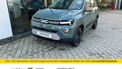 Begagnad Dacia Spring Extreme 47 kW (65 HK) 2024 Grön Halvkombi