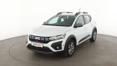 Weiß Gebraucht 2023 Dacia Sandero Expression Kleinwagen | 15.970 € (Fairer Preis)