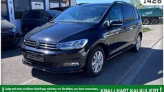 Deep black perleffekt Gebraucht 2023 VW Touran Van / Kleinbus | 32.500 € (Fairer Preis)