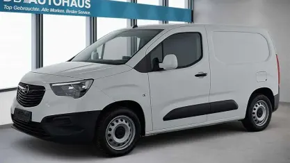 Używany Opel Combo Edition 102 KM (75 kW) 2022 Biały Minivan