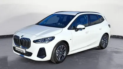 Gebraucht BMW 220 Active Tourer M Sport 170 PS (125 kW) 2025 Weiß Van / Kleinbus