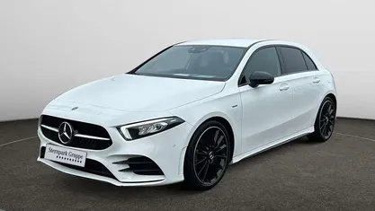 Polarweiss unilack Gebraucht 2021 Mercedes A180 AMG line Limousine | 27.890 € (Fairer Preis)
