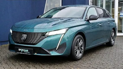 Blau Gebraucht 2024 Peugeot 308 SW Allure Kombi | 23.750 € (Fairer Preis)